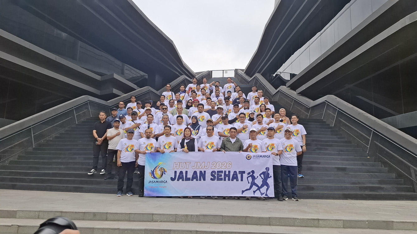 Dalam rangka menyemarakan HUT PT JMJ turut dilaksanakan kegiatan Jalan Sehat bertempat di lingkungan UGM, selain kegiatan Jalan sehat dalam rangka menyemarakan HUT PT JMJ di adakan pula lomba Vertical Garden, santunan anak yatim serta kegiatan donor darah